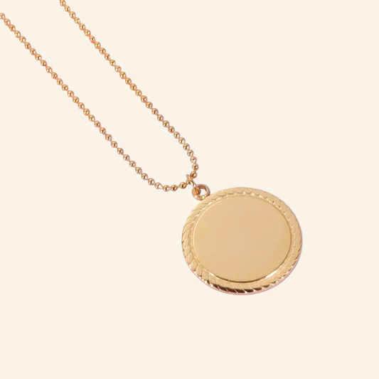 Endless Circle Halskette in Gold mit rundem Anhänger
